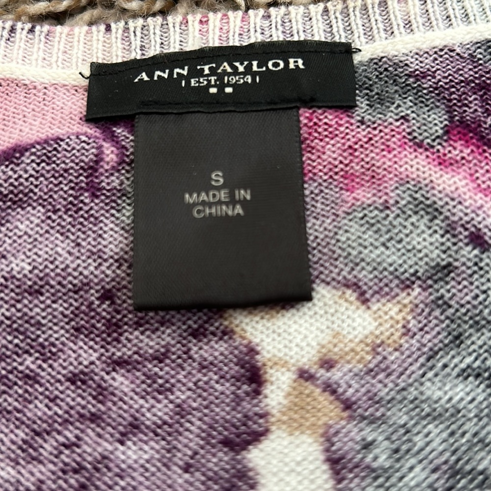 Ann Taylor cardigan - Picture 2 of 2